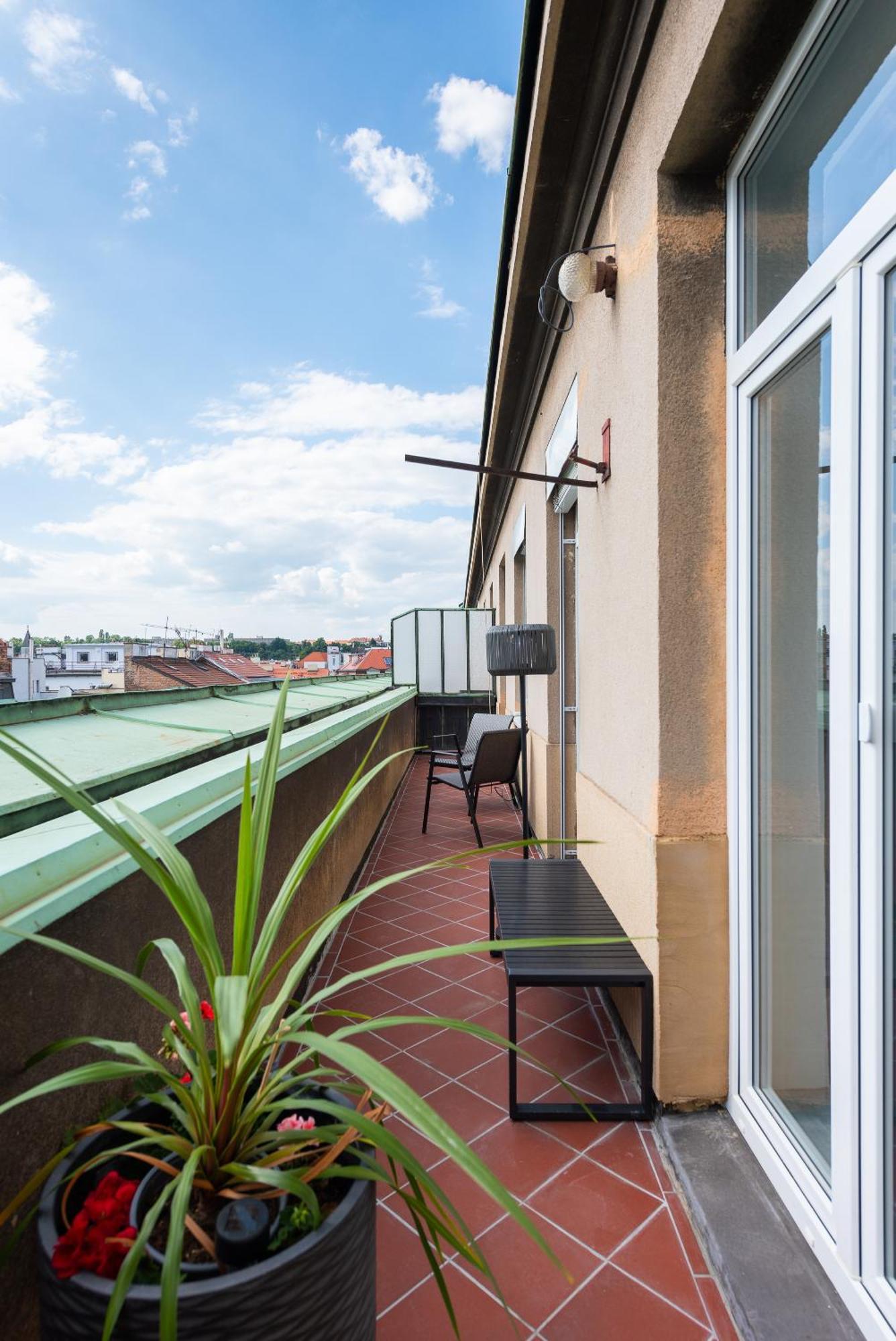 Luxury Apartment With A Balcony And A Terrace Prag Dış mekan fotoğraf
